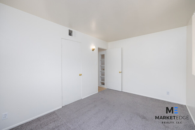 Building Photo - 2Bed/1Bath House at Grand/111th Ave !$399 ...