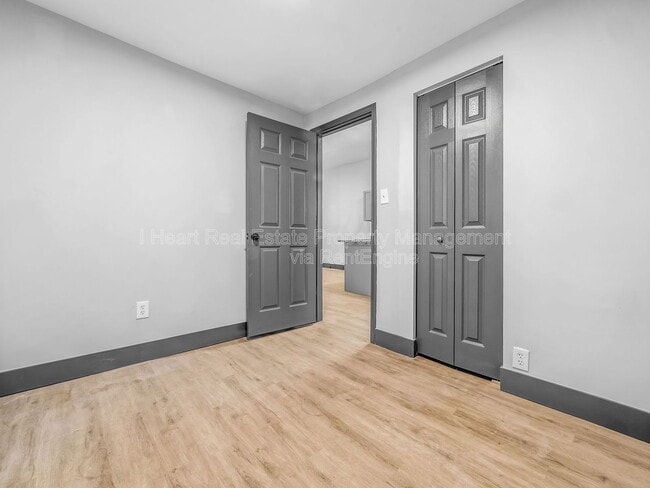 Building Photo - 306 Martin Ave