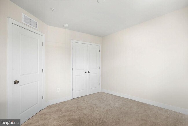 Building Photo - 2802 Bridgewater Dr