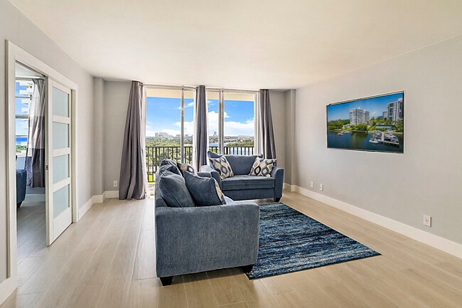 Building Photo - 2121 N Ocean Blvd