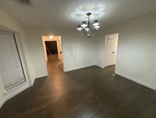 Building Photo - 5910 Bent Tree Ct