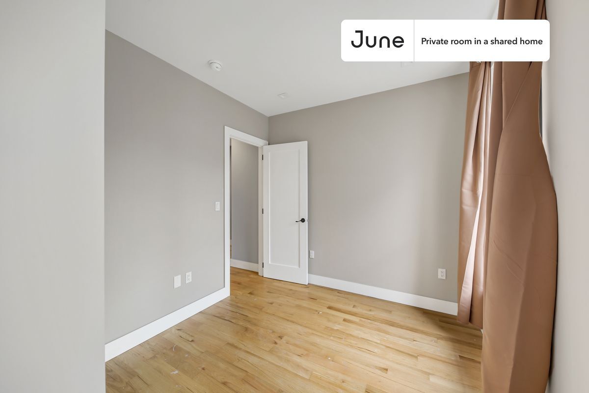 Building Photo - Room in Shared 4 bed/2 bath home