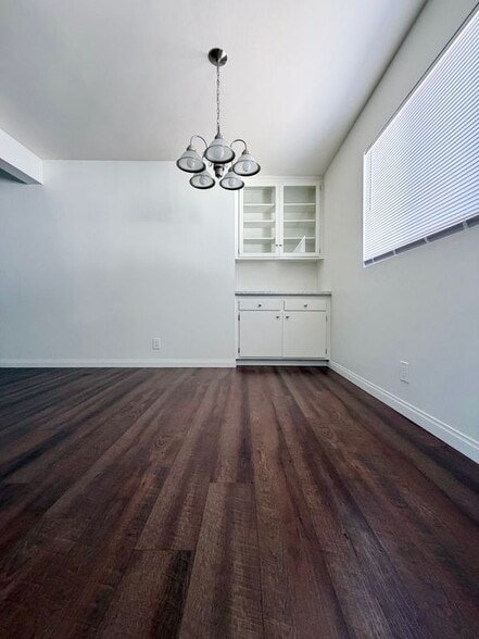 Building Photo - 1021 San Andres St