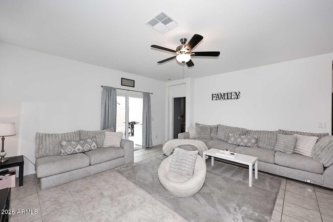 Building Photo - 40020 W Sunland Dr