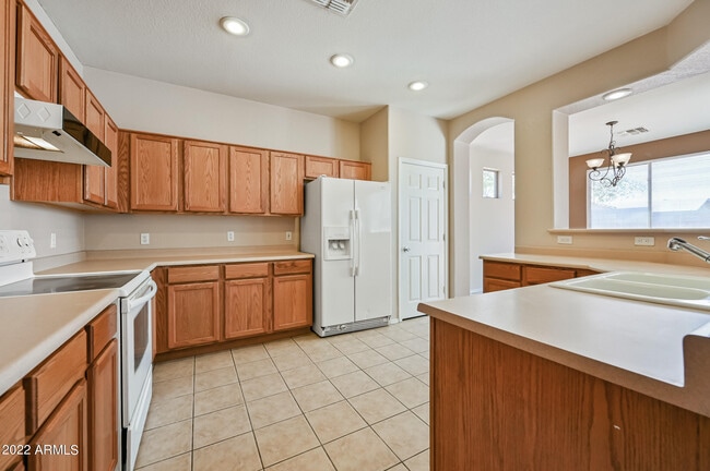 Building Photo - 1525 W St Kateri Dr