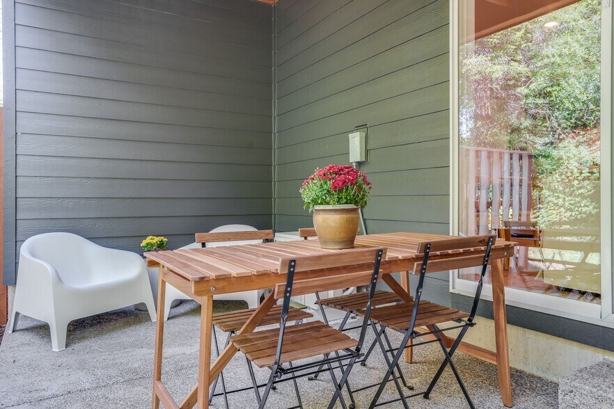 Building Photo - 16909 SW 132nd Ter