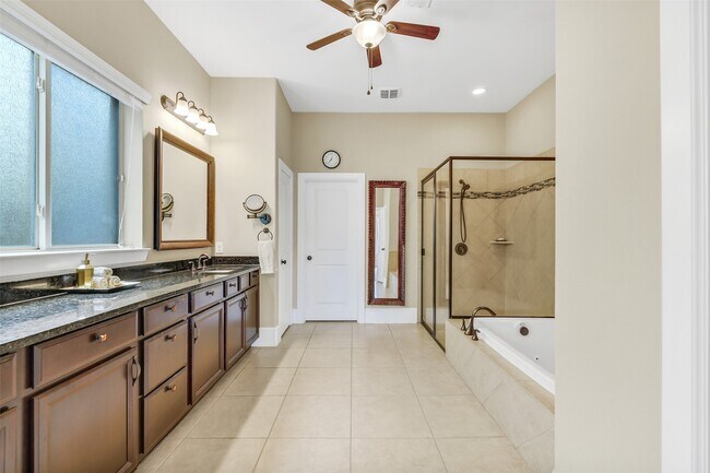 Building Photo - 28606 Rolling Ridge Dr