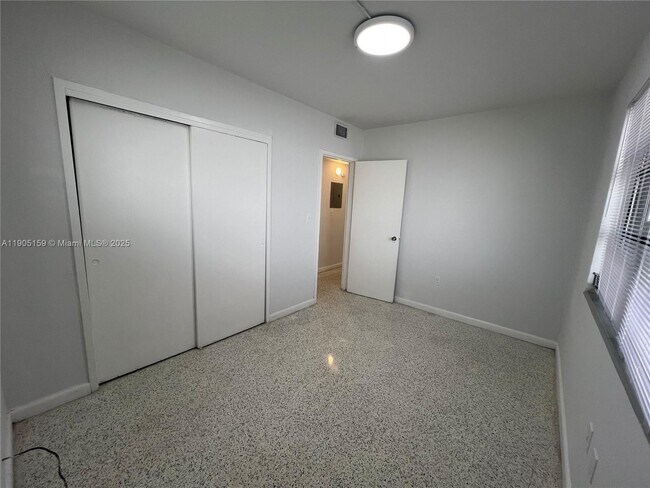 Building Photo - 675 SW 7th Ave