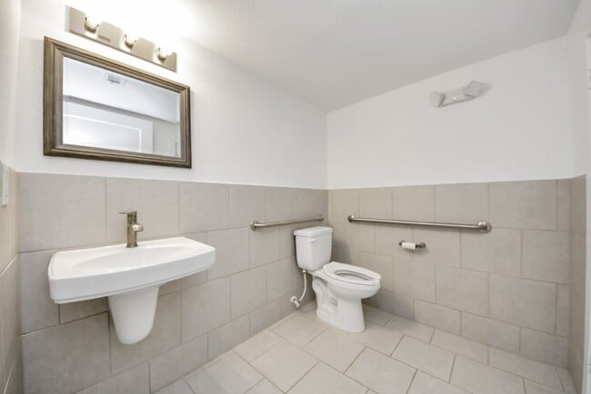 Building Photo - 18716 Centro Main St