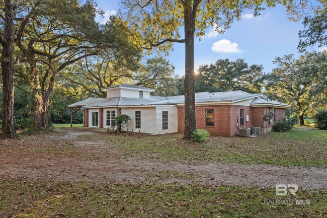 Building Photo - 18618 Twin Beech Rd S
