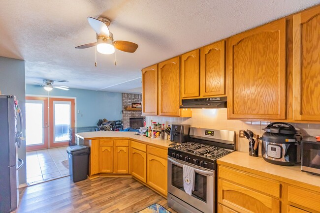 Building Photo - Beautiful 3 Bedroom/2 Bath Home