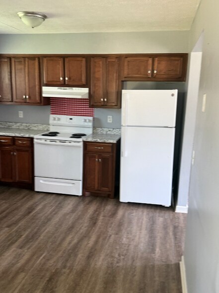 Building Photo - 105 Combs Blvd
