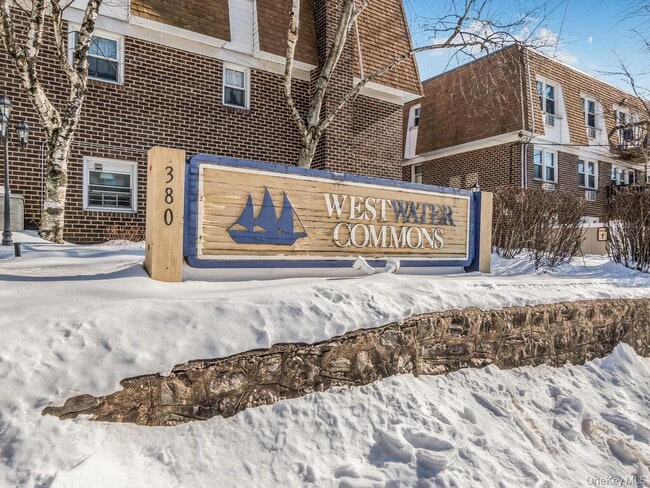 Building Photo - 380 N Broadway