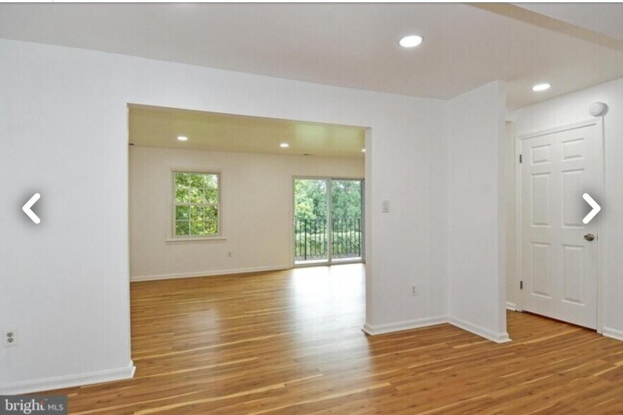 Building Photo - 6429 Fenestra Ct