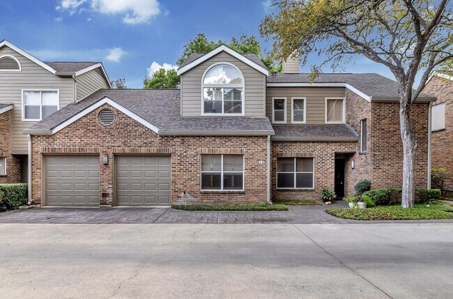 Primary Photo - LUXURY 3-BEDROOM TOWNHOME IN ALAMO HEIGHTS