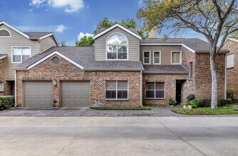 Building Photo - LUXURY 3-BEDROOM TOWNHOME IN ALAMO HEIGHTS
