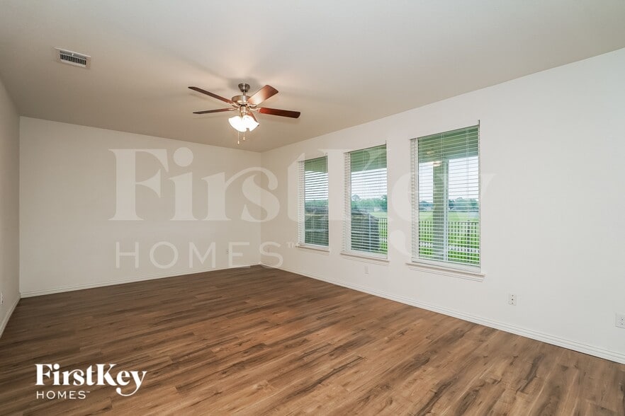 Building Photo - 7340 Parkside Pl Dr
