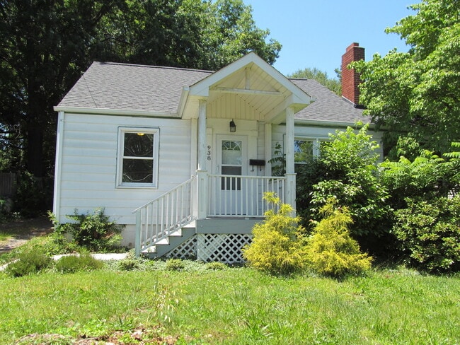 Primary Photo - Ardmore with Modern Kitchen!