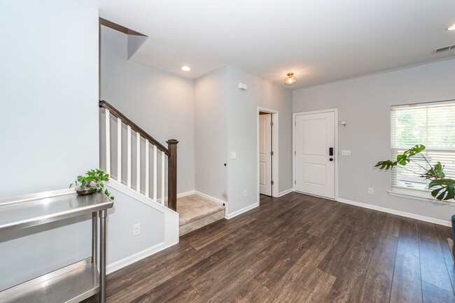 Building Photo - 3 Bedroom 2.5 Bath Single Family Home in W...