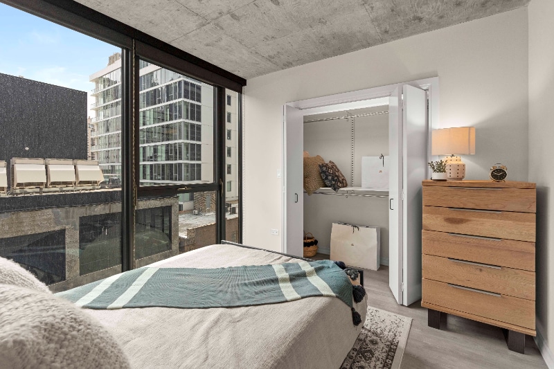 Building Photo - 165 W Huron St