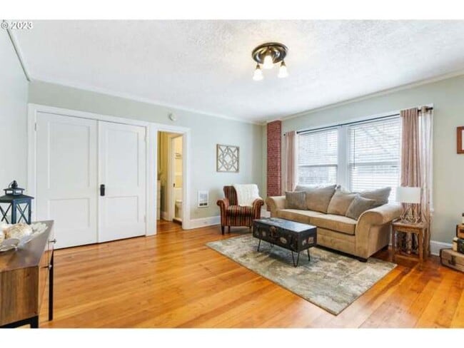 Building Photo - 20 NW 16th Ave