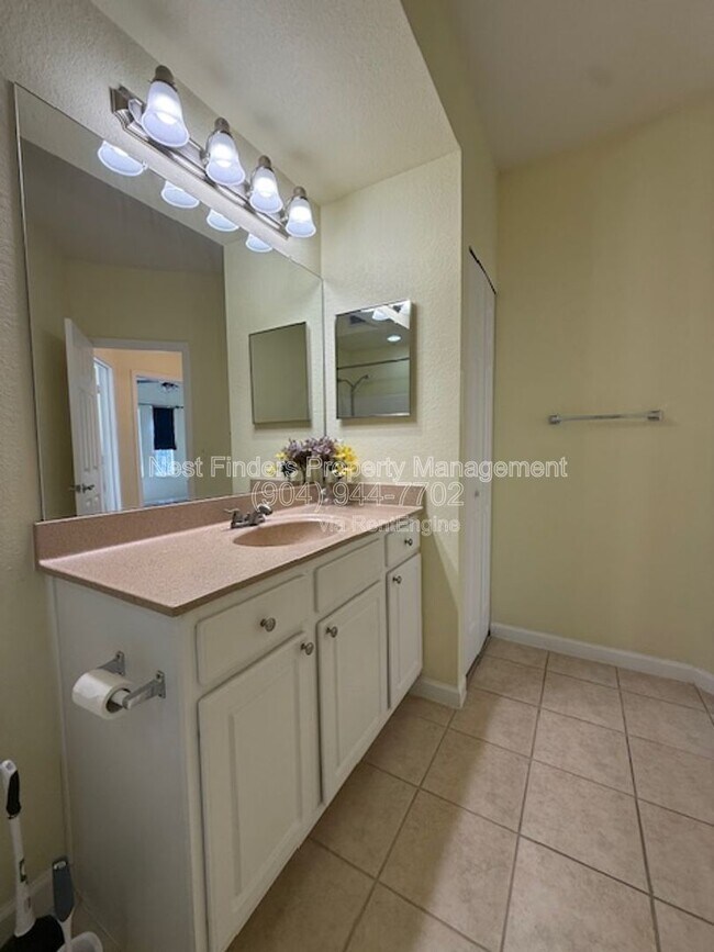 Building Photo - 10075 Gate Pkwy N