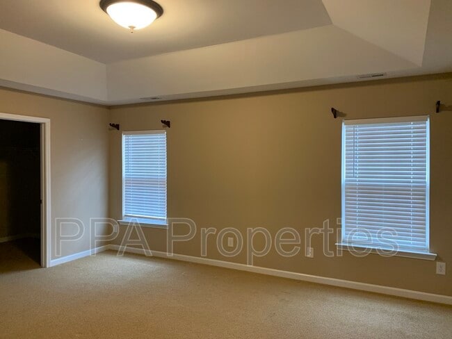 Building Photo - 400 Regulators Way