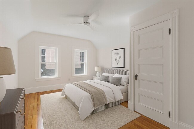 Building Photo - 105 Fayerweather St