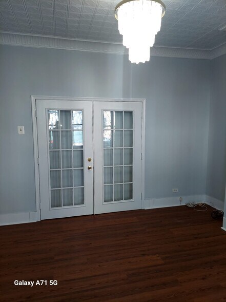 Building Photo - 253 Bowers St