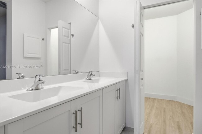 Building Photo - 3430 W 106th Terrace