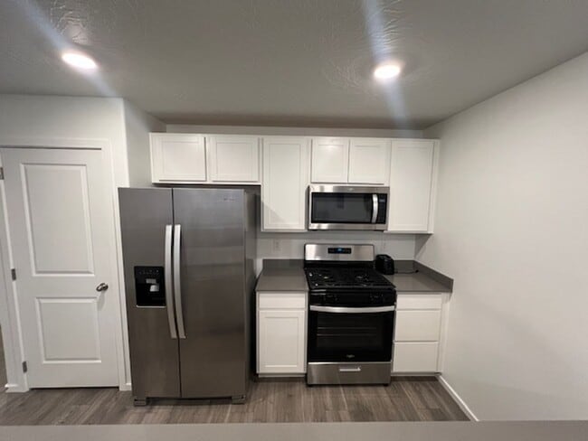 Building Photo - Long Valley Gem! $500 Move in Credit in December!