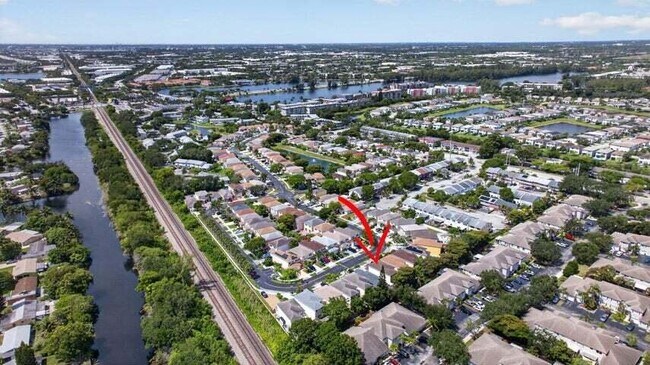 Building Photo - 4131 Eastridge Cir