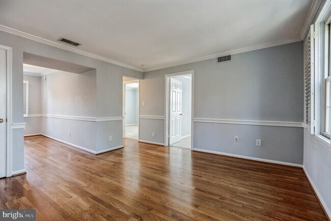 Building Photo - 513 Bashford Ln
