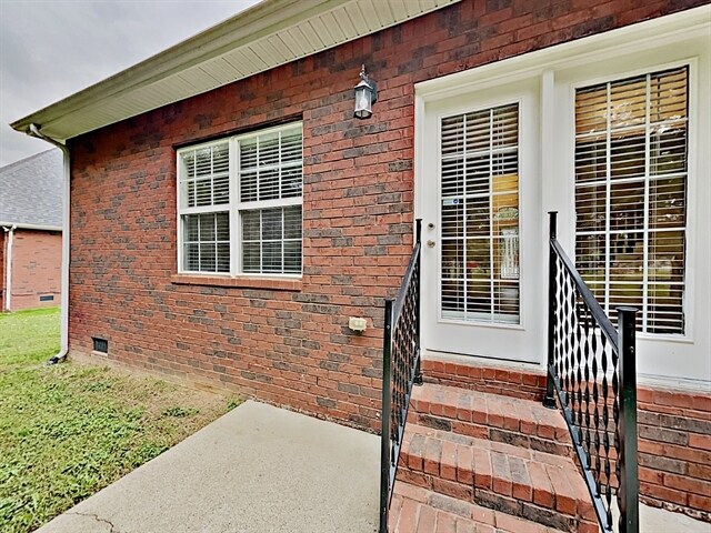 Building Photo - 447 Titans Cir