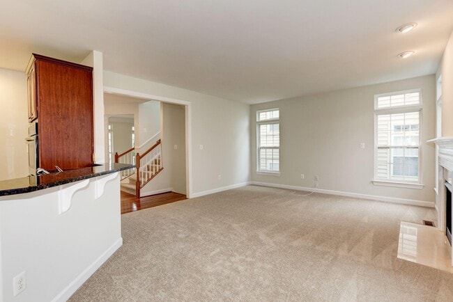 Building Photo - 2705 Mae Wade Ave