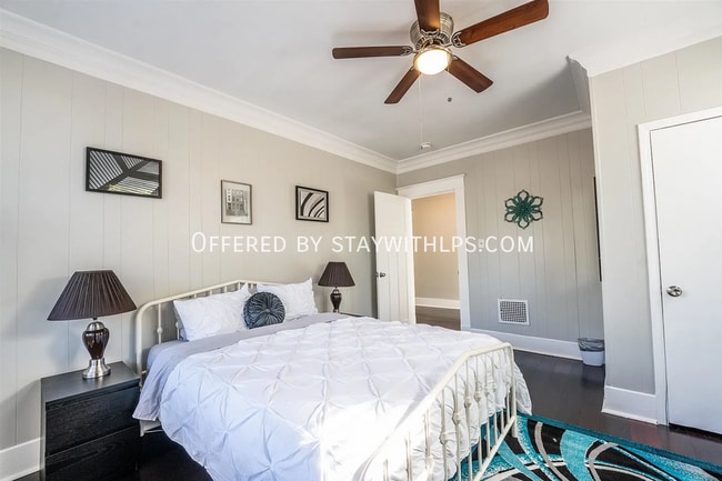 Building Photo - 2035 Central Ave