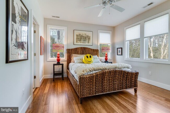 Building Photo - 34903 W Love Dr