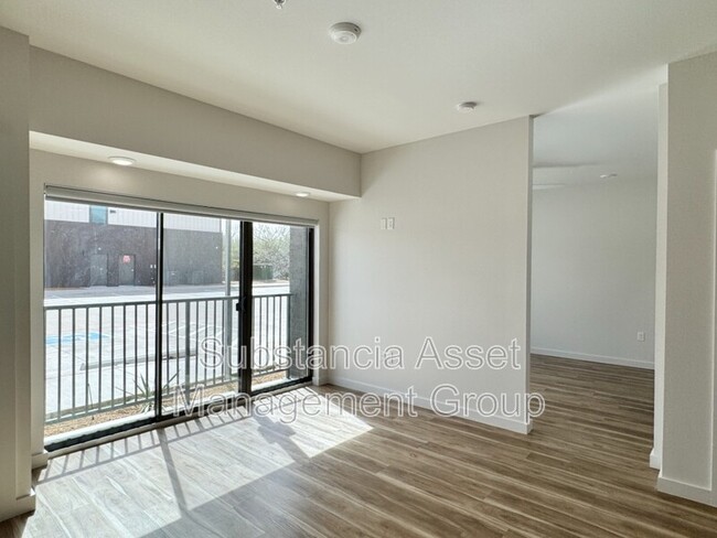 Building Photo - 1641 Midtown Pl