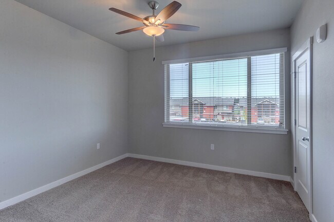 Building Photo - You’ll Love the Floor Plans. Find your new home with us!