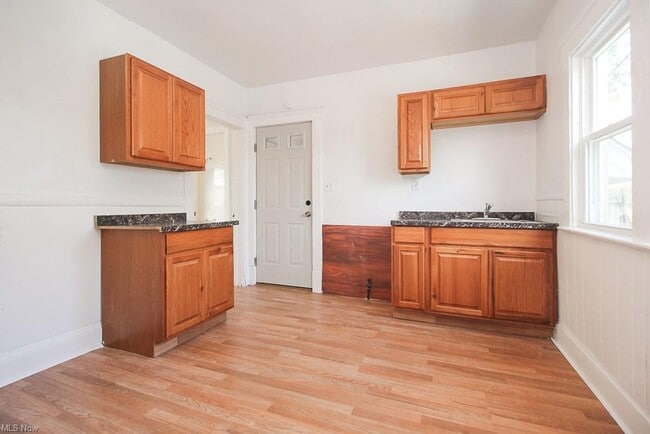 Building Photo - 3992 E 26th St