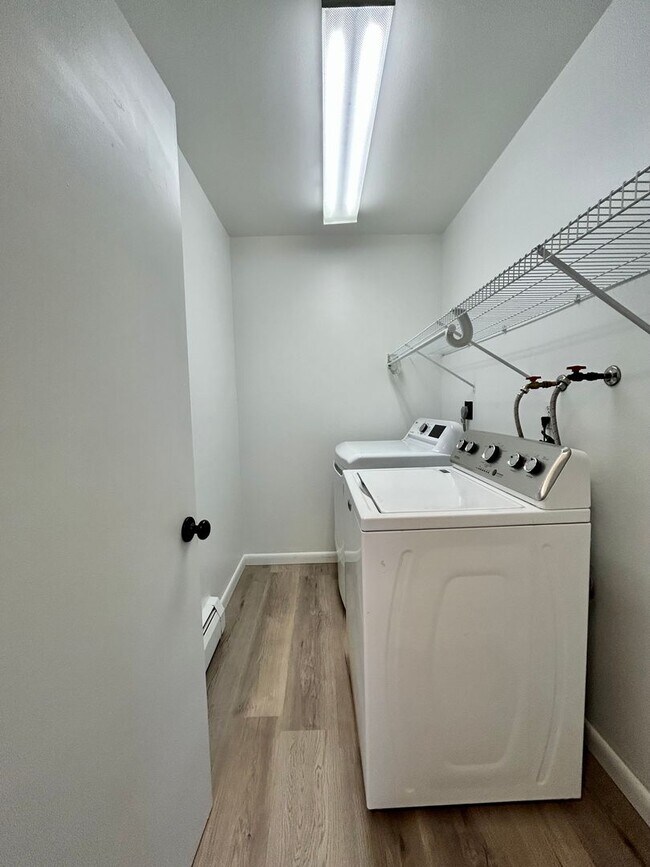 Building Photo - Affordable 3 Bed 2 Bath Condo, Attached Garage, on Quiet Street in Lafayette