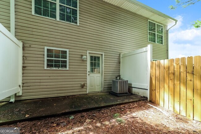Building Photo - 428 WI Pkwy