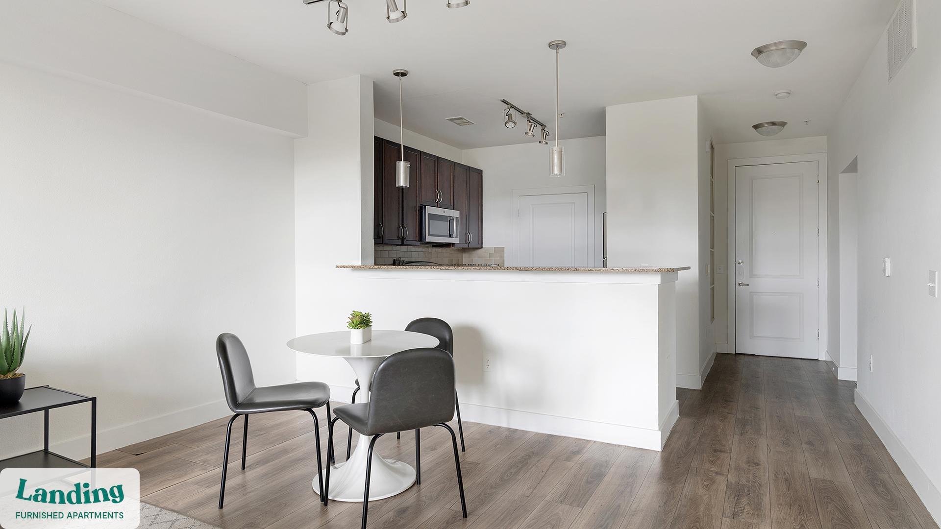 Building Photo - 7373 Valley View Ln