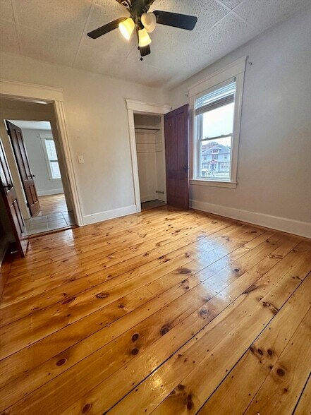 Building Photo - 11 Dupont St