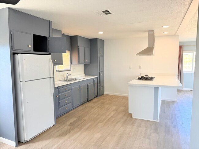 Building Photo - 64811 Thomas Ave