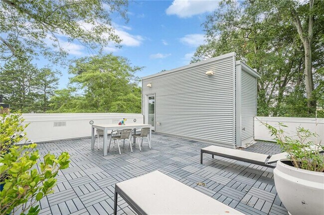 Building Photo - 2269 Briarwood Hills Dr NE
