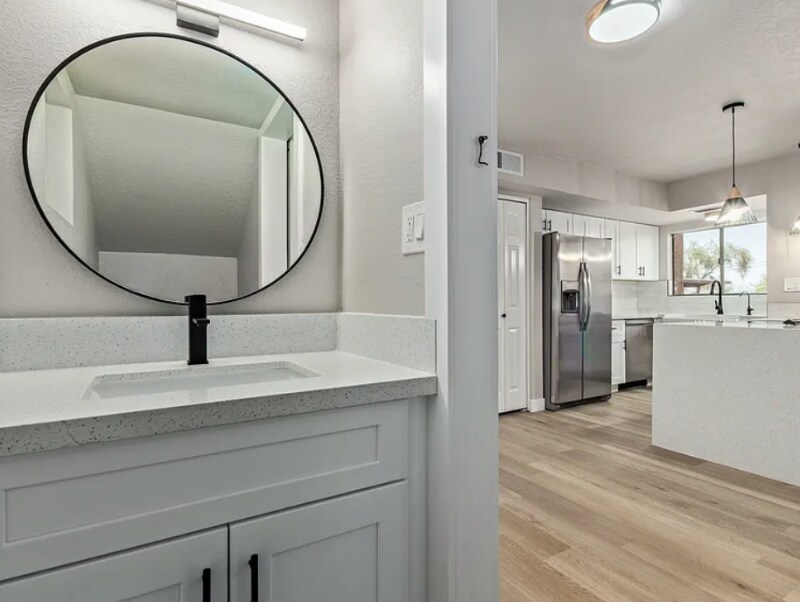 Building Photo - 10015 N 14th St