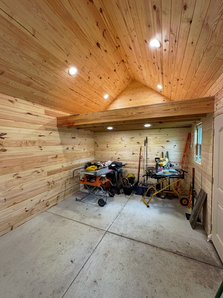 Building Photo - 1007 Emery St