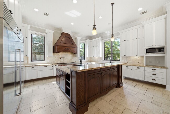 Building Photo - 5339 Tilbury Dr