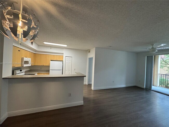 Building Photo - 8020 N Nob Hill Rd